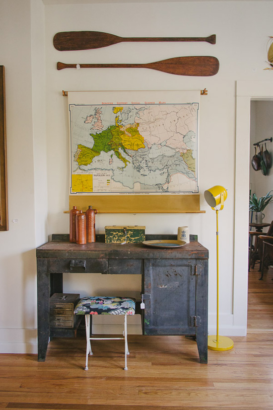 Vintage map & oars