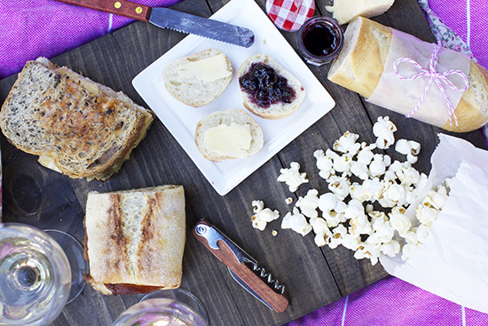 DIY folding wood tray for picnics