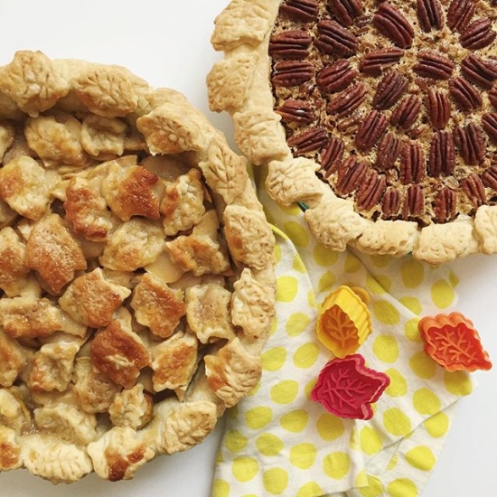 Leaf pie crusts