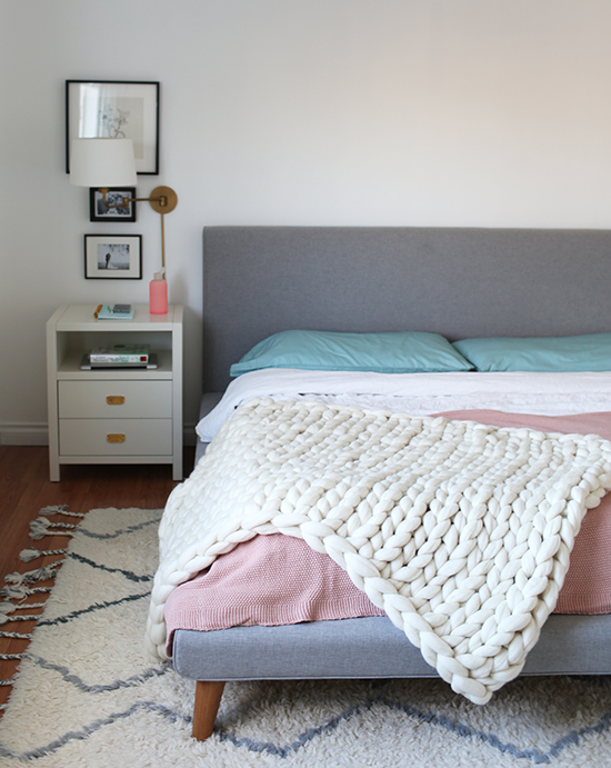 DIY Chunky Arm Knit Blanket