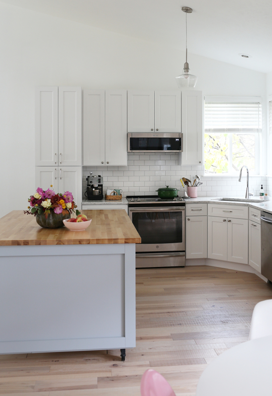 corner-sink-white-kitchen