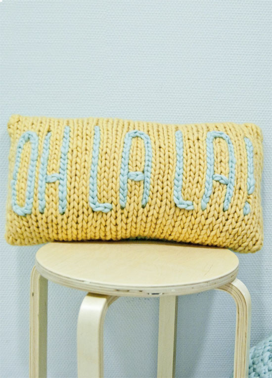 DIY knit pillow